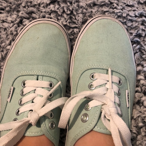 VANS - Picture 3 of 6